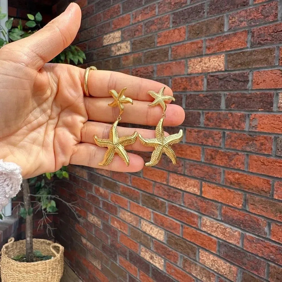 Starfish 18K Gold Stainless Steel Waterproof Earrings - Picture 14 of 17